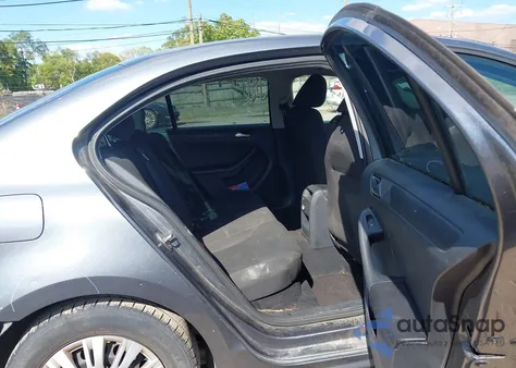 2015 Volkswagen Jetta 2.0L S z USA, uszkodzony, nr VIN 3VW2K7AJ3FM268305